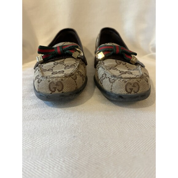 Gucci Signature GG Canvas Loafer With Bow, Rubber Driving  Sole Women Size 6 M - Picture 4 of 14